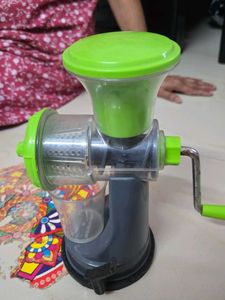Manual Fruit Juicer for Soft Fruits