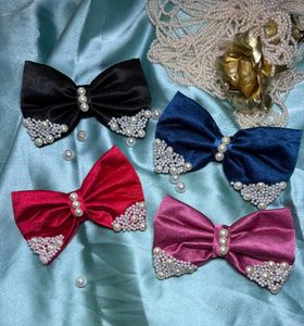 Set of 4 Handmade Pearl Bow Clips