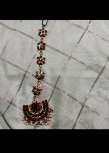 Exquisite Pearl and Gold Kundan Jewellery Set