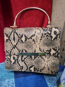 Chic Snake Print Clutch Bag