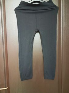 Black: Strechible Ankle Length Tights