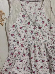 Floral Print V-Neck Dress with Lace Detail