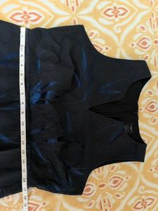Classy Ann Taylor USA- Back Zipper and slit