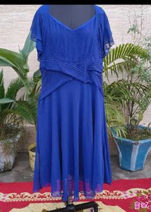 Elegant Royal Blue V-Neck Pleated Midi Dress