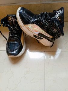Kids Black High-Top Sneakers / Sports Shoes – Size