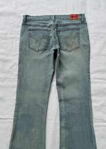 Low rise Y2K flared jeans