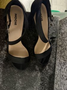 Mochi wedge black heel