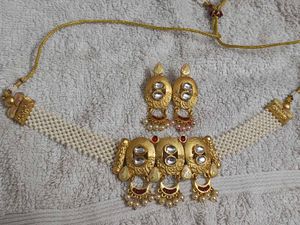 Exquisite Pearl &amp; Kundan Necklace Set