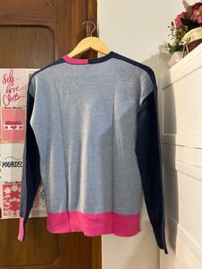 Chic Navy &amp; Pink V-Neck Pullover