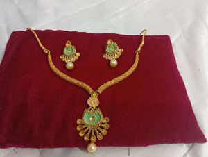 Elegant Necklace &amp; Earring Set