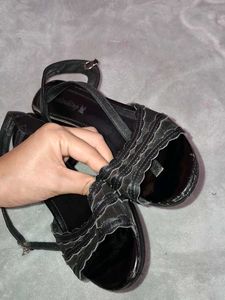 Stylish Black Wedge Sandals