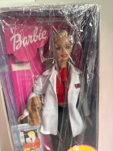 Barbie Pet Doctor Doll Set