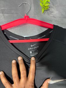 Nike Dri-FIT Long Sleeve Shirt