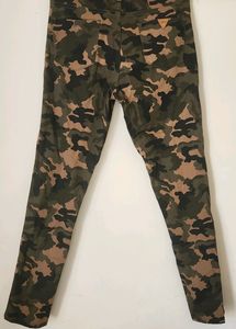 Olive Green &amp; Black Slim Fit Printed Chinos