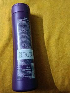 Satinique 2 in 1 Shampoo. 250ml Quantity.