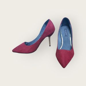 Red Suede Heels (Taiwan)
