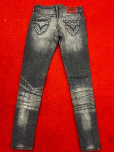 Stylish Women's Blue Denim Jeans