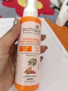Biotique Sandalwood Sun Shield Spray