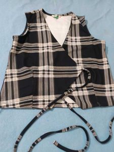 Stylish Plaid Wrap Top