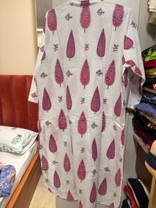 White pinklay block Kurta with Pink Leaf Print