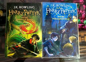 ⚡ Harry Potter Books 1 &amp; 2 Bundle(like new) 🪄