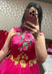 Stunning Pink Embroidered Gown🩷🎀🧚🏻‍♀️