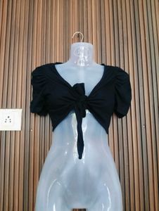 Chic Black Tie-Front Crop Top