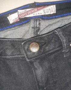 🖤 ZARA CORE TRF Black Denim — Rare Cool-Girl Find