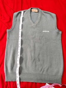 Stylish Grey Knit Vest - Classic Look