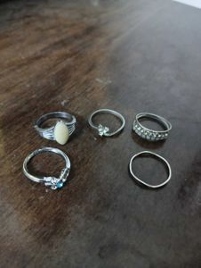 Set of 5 Chic Rings