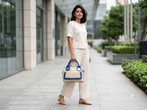 Trendy Woven Women's  Handbag with front compartme
