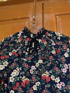 Chic Floral Print Blouse