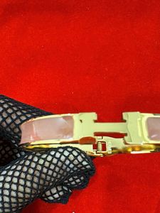 Stylish Gold H-Closure Bracelet