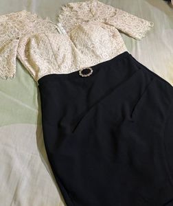 Chic Lace &amp; Black Bodycon Dress