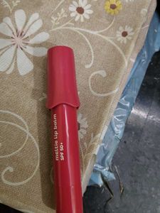 DOT &amp; KEY Lip balm - strawberry red
