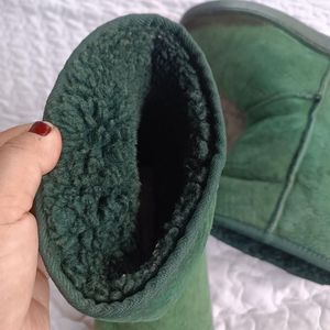 Auth Ugg fur top forest green suede boots