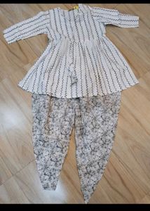 White &amp; Black Zigzag Print Kurta Set