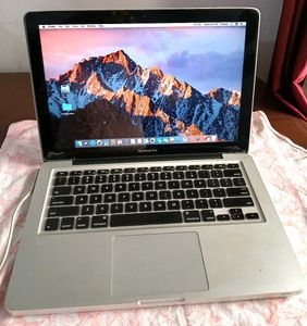 MacBook Pro Laptop 13 inch
