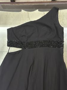 Chic Black One-Shoulder Sequin Dress