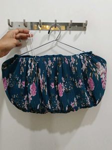 *New*Chic Floral Tie-Front Crop Top