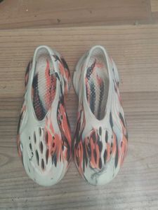 Yeezy Foam Runner Swirl - Limited Edition