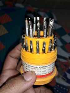 Screwdriver Set with Interchangeable Bits