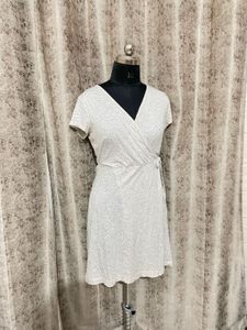 H&M Cute White Wrap Dress