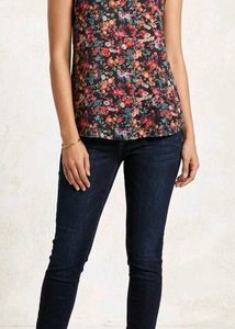 Floral Print Sleeveless Top
