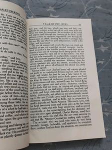 Charles Dickens - A Tale Of two cities