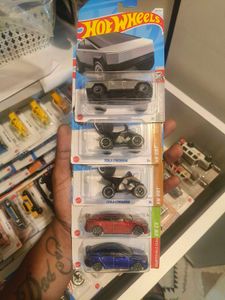 Hot wheels Tesla set