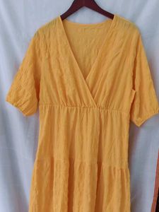 Chic Yellow Textured V-Neck Dress