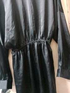 Chic Black Satin Shirt Dress with Chain Belt