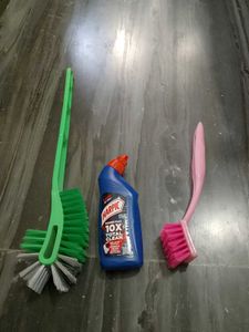 Harpic Toilet Cleaner with 2 Brushes (Pack of 3)