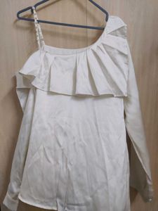 Chic One-Shoulder Ruffle Top
